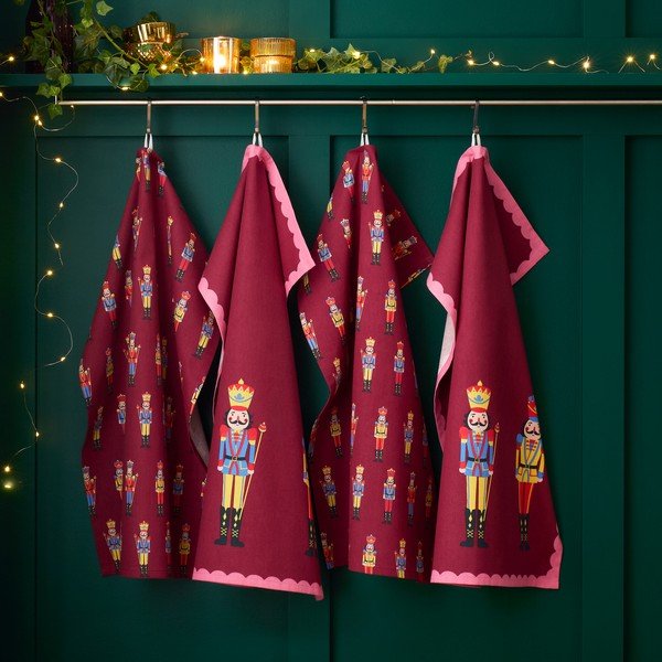 Bawełniane ścierki zestaw 4 szt. ze świątecznym motywem 70x50 cm Christmas Nutcracker – Catherine Lansfield-image-1