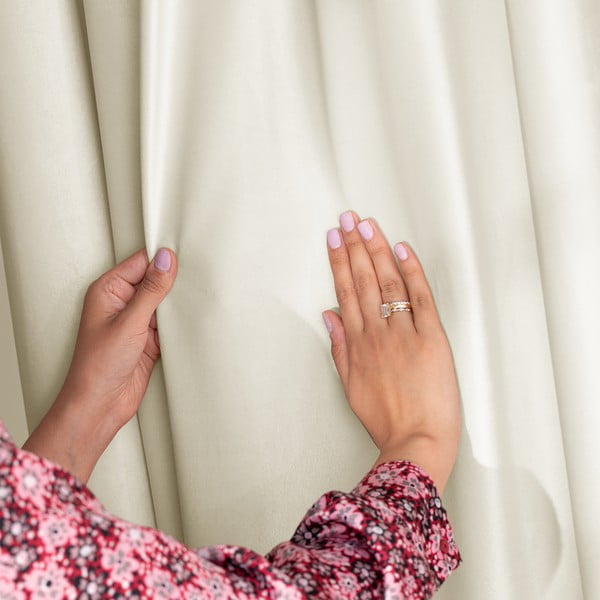 Kremowa aksamitna zasłona częściowo zaciemniająca (dimout) 140x270 cm Eyelets – Restilo-image-3