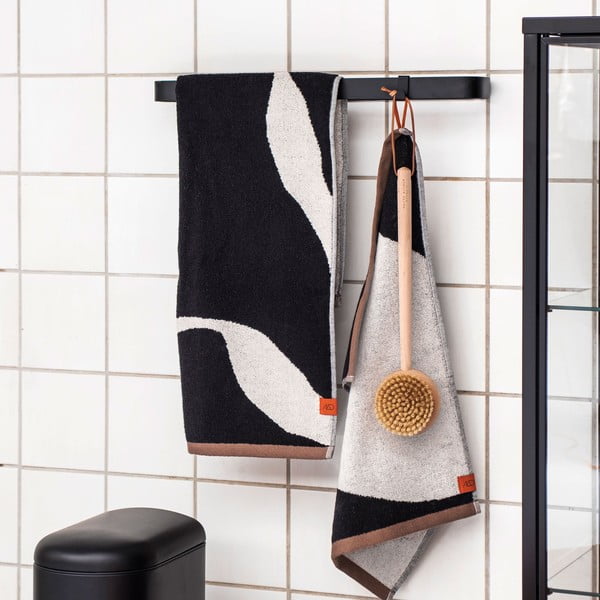 Czarno-biały ręcznik kąpielowy z bawełny organicznej 70x133 cm Nova Arte – Mette Ditmer Denmark-image-2