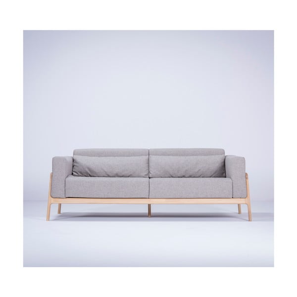 Szara sofa z konstrukcją z litego drewna dębowego Gazzda Fawn, 210 cm