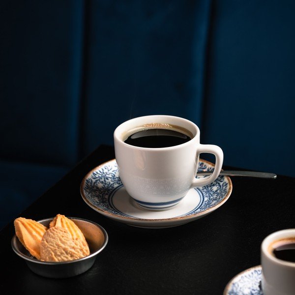 Biały/niebieski porcelanowy spodek ø 14 cm Azul – BonBistro-image-1