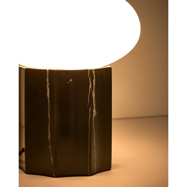 Biała/czarna metalowa lampa stołowa ze szklanym kloszem (wysokość 20 cm) Idela – Kave Home-image-3