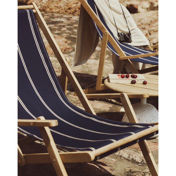 Niebieski drewniany leżak ogrodowy Vilara – Kave Home-image-2