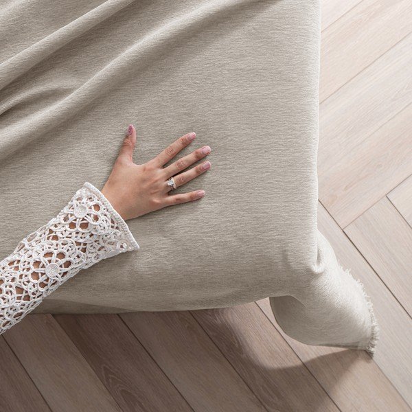 Beżowa narzuta z szenilu 220x240 cm Talo – Filumi-image-3