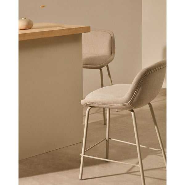 Beżowy hoker (wysokość siedziska 65 cm) Aimin – Kave Home-image-1