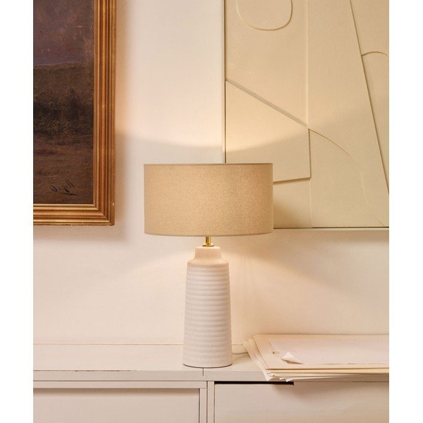 Biała/beżowa lampa stołowa ceramiczna z tekstylnym kloszem (wysokość 58 cm) Mijal – Kave Home-image-1