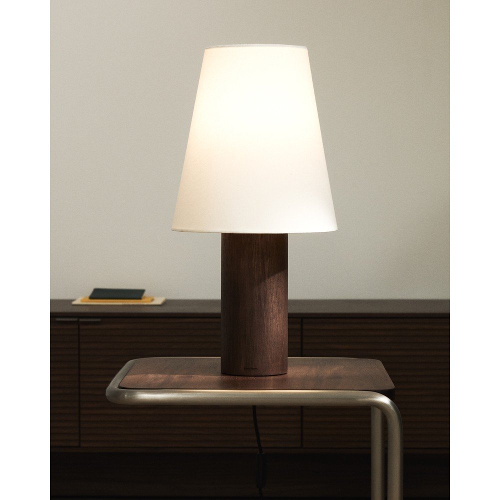 Biała/w ciemnym naturalnym kolorze lampa stołowa z tekstylnym kloszem (wysokość 49,5 cm) Marga – Kave Home (zdjęcie 2)