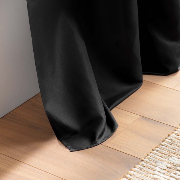 Czarna zasłona z mikrowłókna 140x280 cm Absolu – douceur d'intérieur-image-4