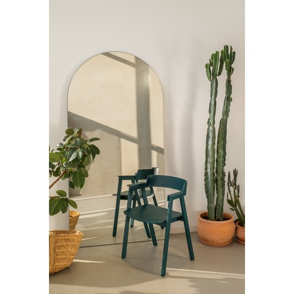 Morskie krzesło z podłokietnikami z litego drewna dębowego Flip – Gazzda-image-3