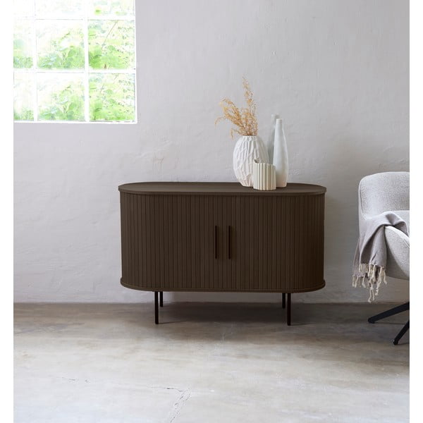 Brązowa komoda w dekorze dębu z drzwiami przesuwnymi 120x76x45 cm Nola – Unique Furniture-image-1