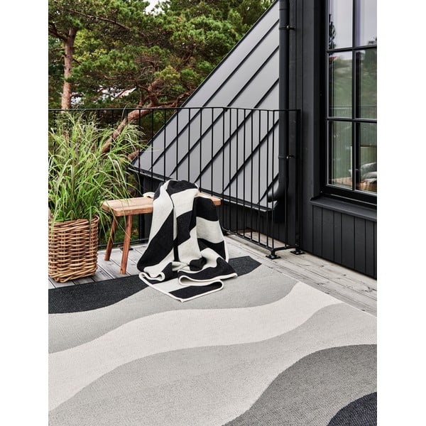 Czarno-biały koc z mieszanki wełny 140x180 cm Bob Black Vanilla – Pappelina-image-2