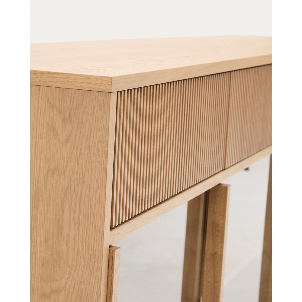 Witryna w dekorze dębu z drzwiami przesuwnymi w naturalnym kolorze 200x80x40 cm Helvine – Kave Home (zdjęcie 9)