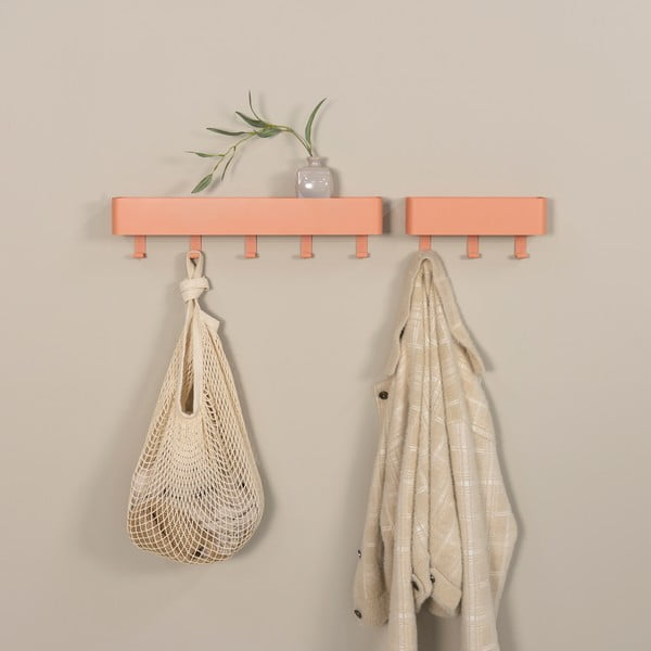 Łososiowy metalowy wieszak ścienny z półką 52 cm Dax Play – Spinder Design-image-1