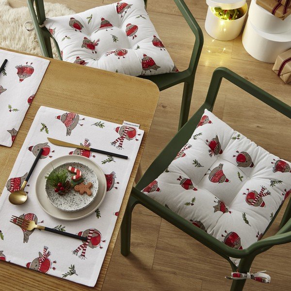 Poduszki na krzesła ze świątecznym motywem zestaw 2 szt. 40x40 cm Christmas Robins – Catherine Lansfield-image-1