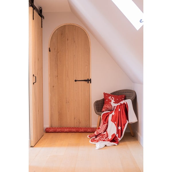 Czerwony koc ze świątecznym motywem z materiału sherpa 130x150 cm – Tiseco Home Studio-image-2