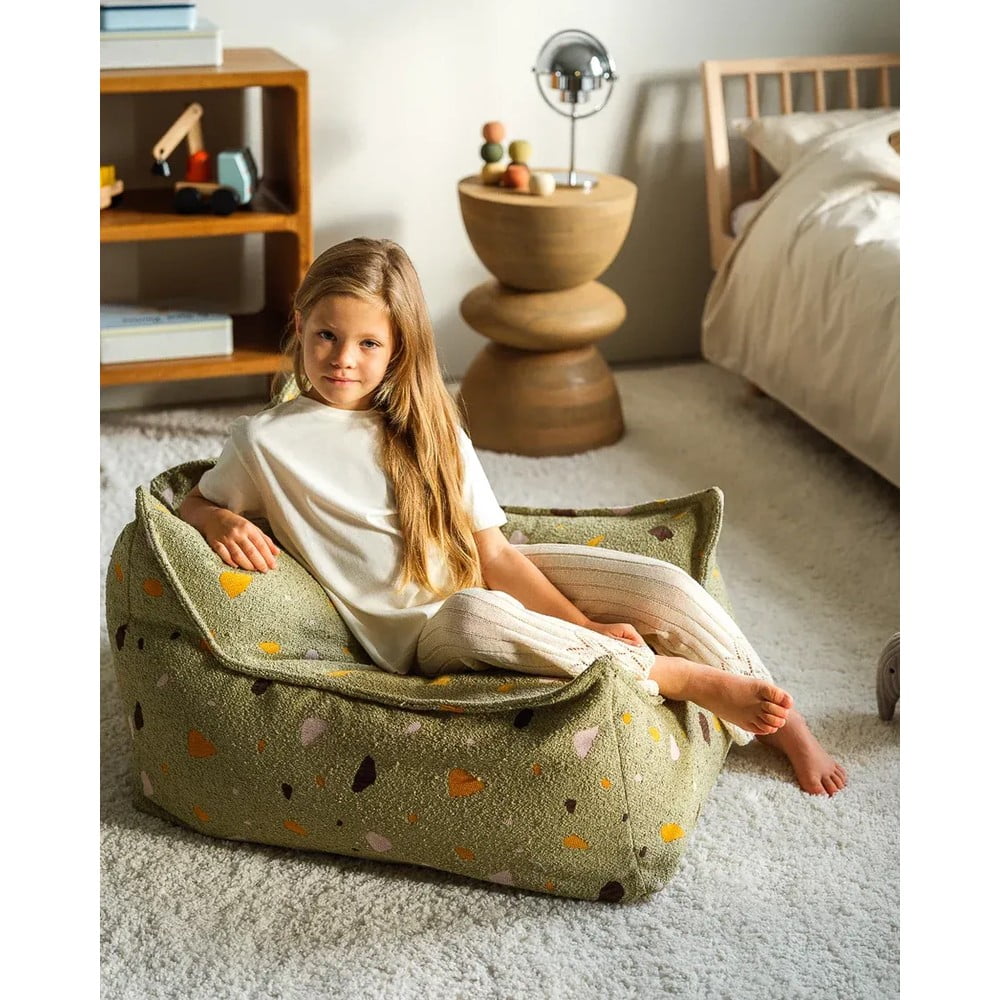 Zielony dziecięcy worek do siedzenia z materiału bouclé/z tkaniny szenilowej Terrazzo Chair – Wigiwama (zdjęcie 10)