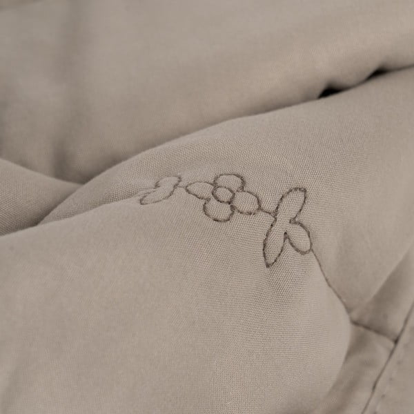 Szarobrązowa narzuta pikowana 240x260 cm – Ixia-image-3