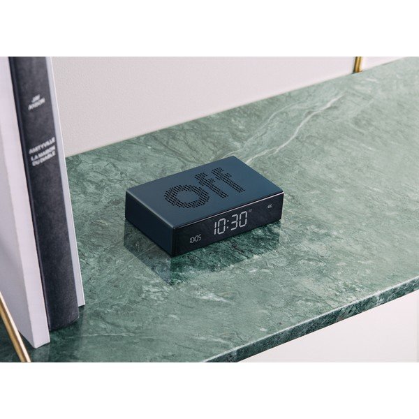 Cyfrowy budzik stołowy Flip Premium – Lexon-image-2