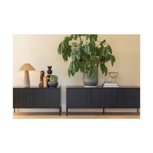 Czarna szafka pod TV z litego drewna sosnowego 100x56x44 cm Gravure – WOOOD-image-1