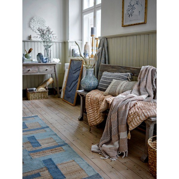 Koc z bawełny z recyklingu telewizyjny w naturalnym kolorze 160x130 cm Isnel – Bloomingville-image-1