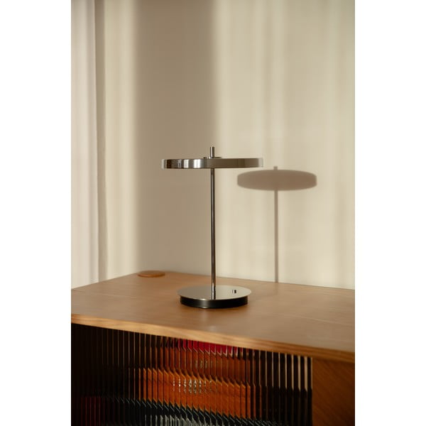 Lampa stołowa LED ze ściemniaczem w kolorze srebra z metalowym kloszem (wysokość 31 cm) Asteria Move – UMAGE-image-1