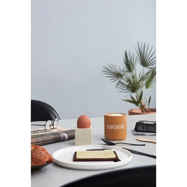 Musztardowy porcelanowy kubek Design Letters Favourite Sunshine-image-1