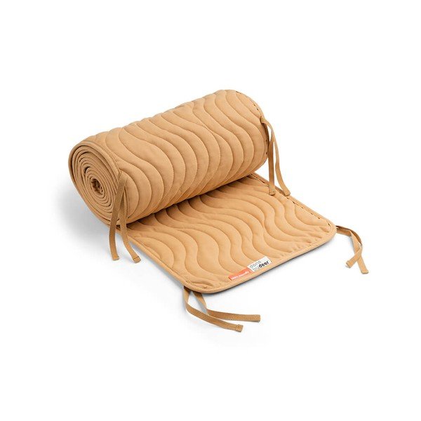 Żółty pikowany bawełniany ochraniacz do łóżeczka Done by Deer Waves, dł. 360 cm