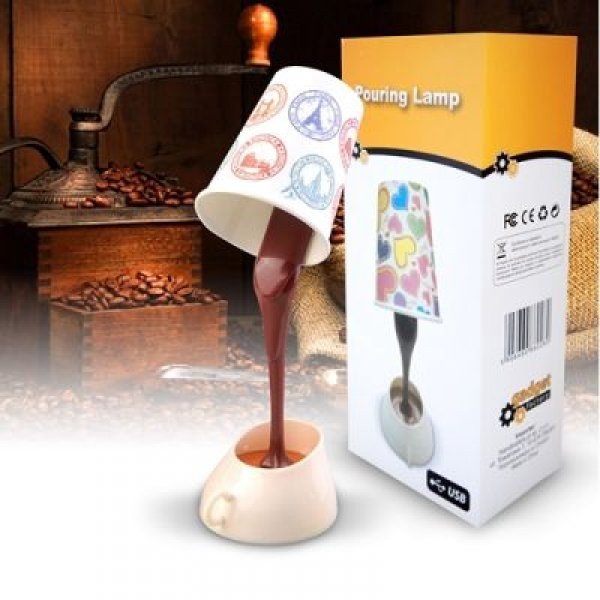 Lampa w kształcie nalewanej kawy Gift Republic-image-3