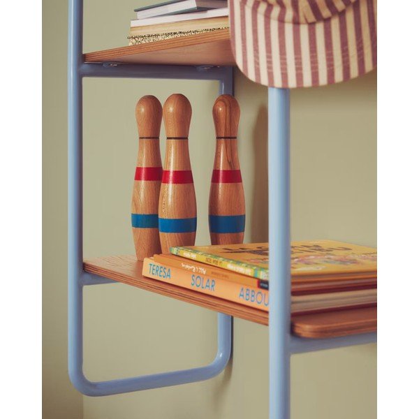 Jasnoniebiesko-naturalny wiszący regał dziecięcy w dekorze jesionu 60x70x28 cm Tinn – Kave Home-image-4