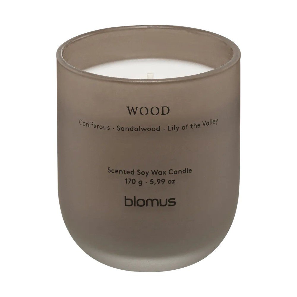 Sojowa świeca zapachowa czas palenia 35 h Tuoksu Wood – Blomus