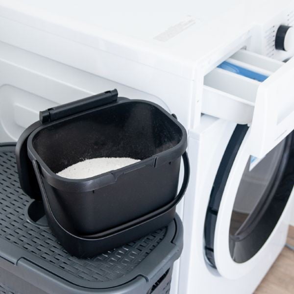 Butelkowozielony pojemnik na odpadki organiczne z wieczkiem Addis, 24,5x18,5x19 cm-image-1