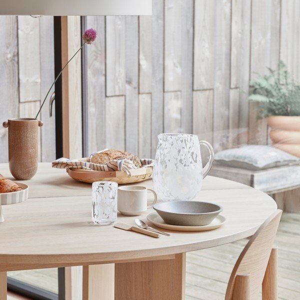 Krzesło z litego drewna jesionowego w jasnym naturalnym kolorze Oy – OYOY Living Design-image-3