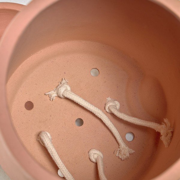 Terakotowa doniczka z systemem nawadniania i podstawką Kave Home Lelis, wys. 26 cm-image-3