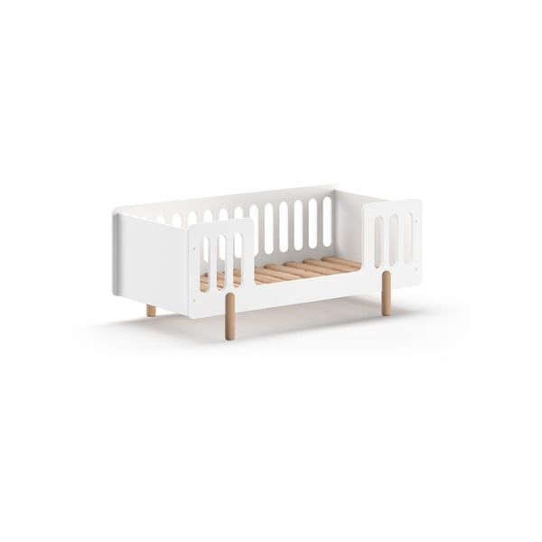 Białe łóżeczko z litego drewna sosnowego 70x140 cm SMILE – Vipack