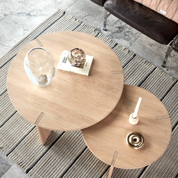 Okrągły stolik z litego drewna dębowego w naturalnym kolorze ø 90 cm Oy – OYOY Living Design-image-1