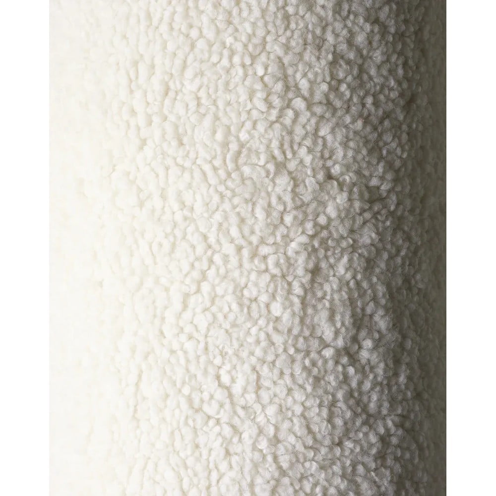 Kremowa poduszka na sofę dziecięcą z materiału bouclé Teddy Pouch – Wigiwama (zdjęcie 8)