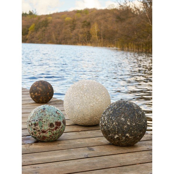 Terakotowa dekoracyjna kula ogrodowa Reese – Bloomingville-image-1