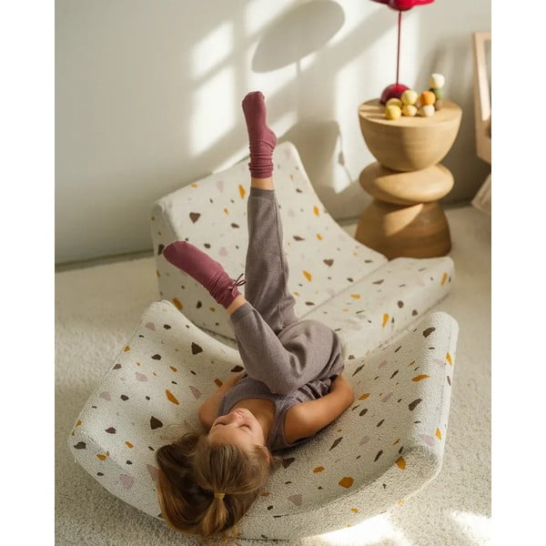 Biały fotel dziecięcy z materiału bouclé/z tkaniny szenilowej Terrazzo Moon – Wigiwama-image-1