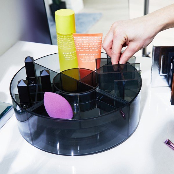 Organizer łazienkowy na kosmetyki z plastiku z recyklingu w kolorze matowej czerni Cosmetic Carousel – iDesign-image-1