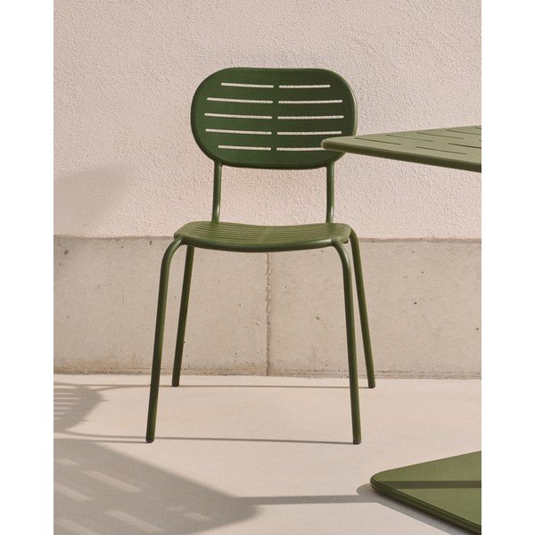 Ciemnozielone metalowe krzesło ogrodowe Brai – Kave Home-image-1