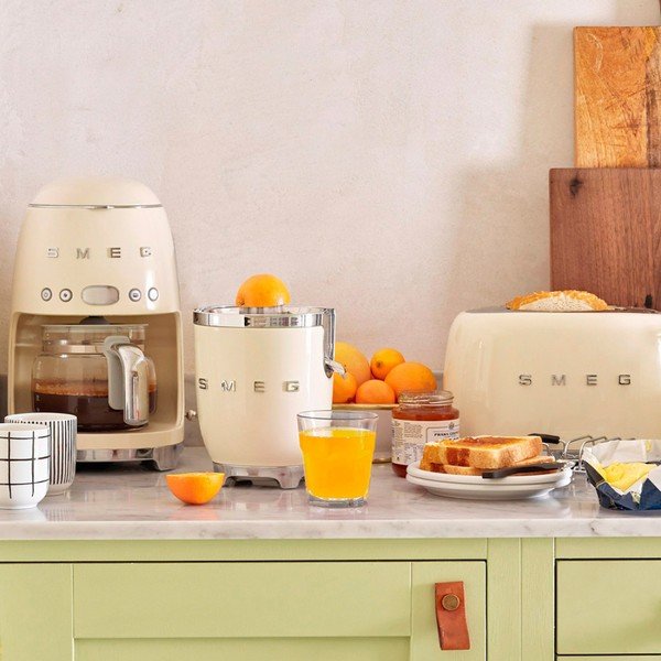Kremowa sokowirówka 50's Retro Style – SMEG-image-3