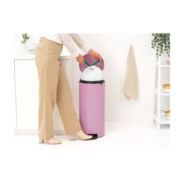 Różowy stalowy kosz na śmieci z pedałem 30 l NewIcon – Brabantia-image-3