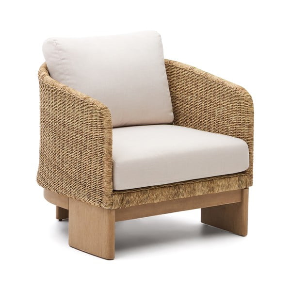 Beżowo-naturalny drewniany/ze sztucznego rattanu fotel ogrodowy Xoriguer – Kave Home