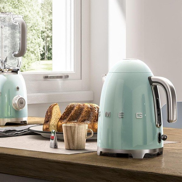 Jasnozielony czajnik elektryczny 1,7 l 50's Retro Style – SMEG-image-3