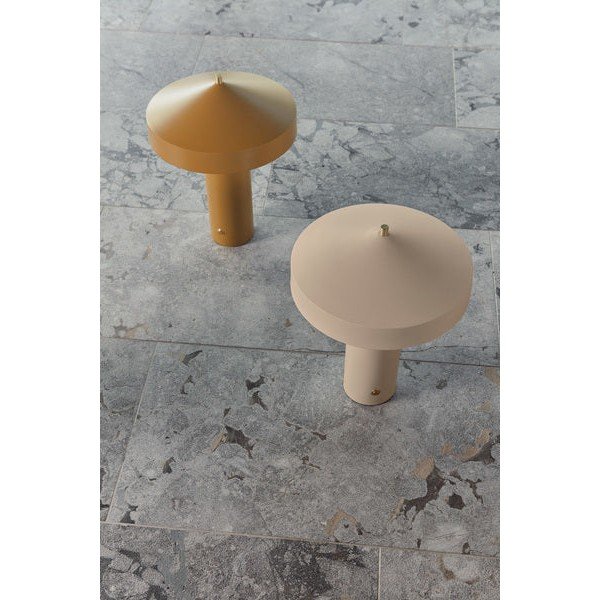 Metalowa lampa stołowa w kolorze ochry (wysokość 41 cm) Hatto – OYOY Living Design-image-3