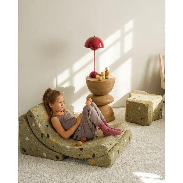 Zielony puf dziecięcy z materiału bouclé/z tkaniny szenilowej Terrazzo Cloud – Wigiwama-image-2