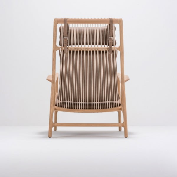 Fotel z konstrukcją z litego drewna dębowego i brązowym skórzanym siedziskiem Gazzda Dedo-image-4