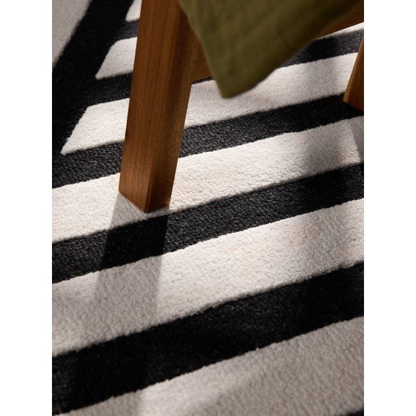 Czarno-biały wełniany dywan tkany ręcznie 120x180 cm Stryve Noir – Elle Decoration-image-3