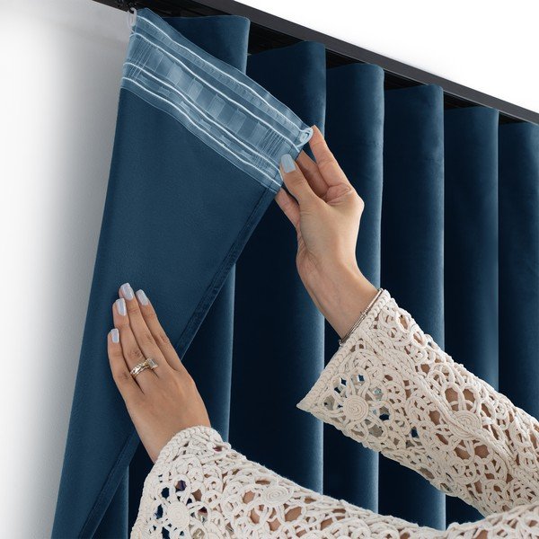 Niebieska aksamitna zasłona częściowo zaciemniająca (dimout) 530x270 cm Velto – Filumi-image-3