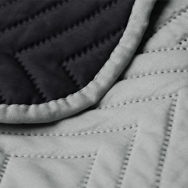 Czarna/jasnoszara narzuta pikowana z mikrowłókna 220x240 cm Softa – Restilo-image-2